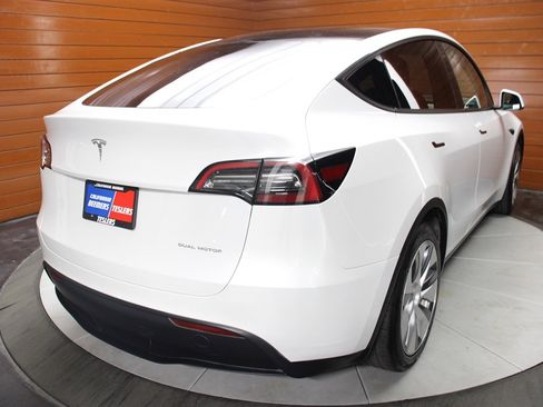 Used 2023 Tesla Model Y Long Range image 5