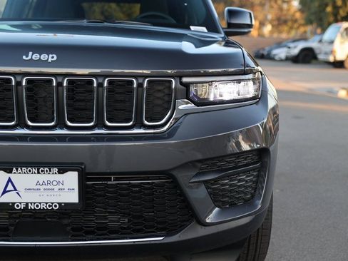 New 2025 Jeep Grand Cherokee Laredo X w/ Trailer Tow Package AWD/4WD image 5