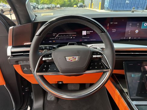 Used 2026 Cadillac Escalade Platinum Sport w/ LPO, ONYX Package AWD/4WD image 10