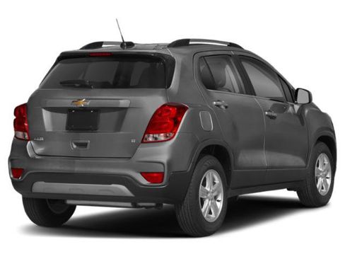 Used 2020 Chevrolet Trax LT w/ Driver Confidence Package FWD image 2