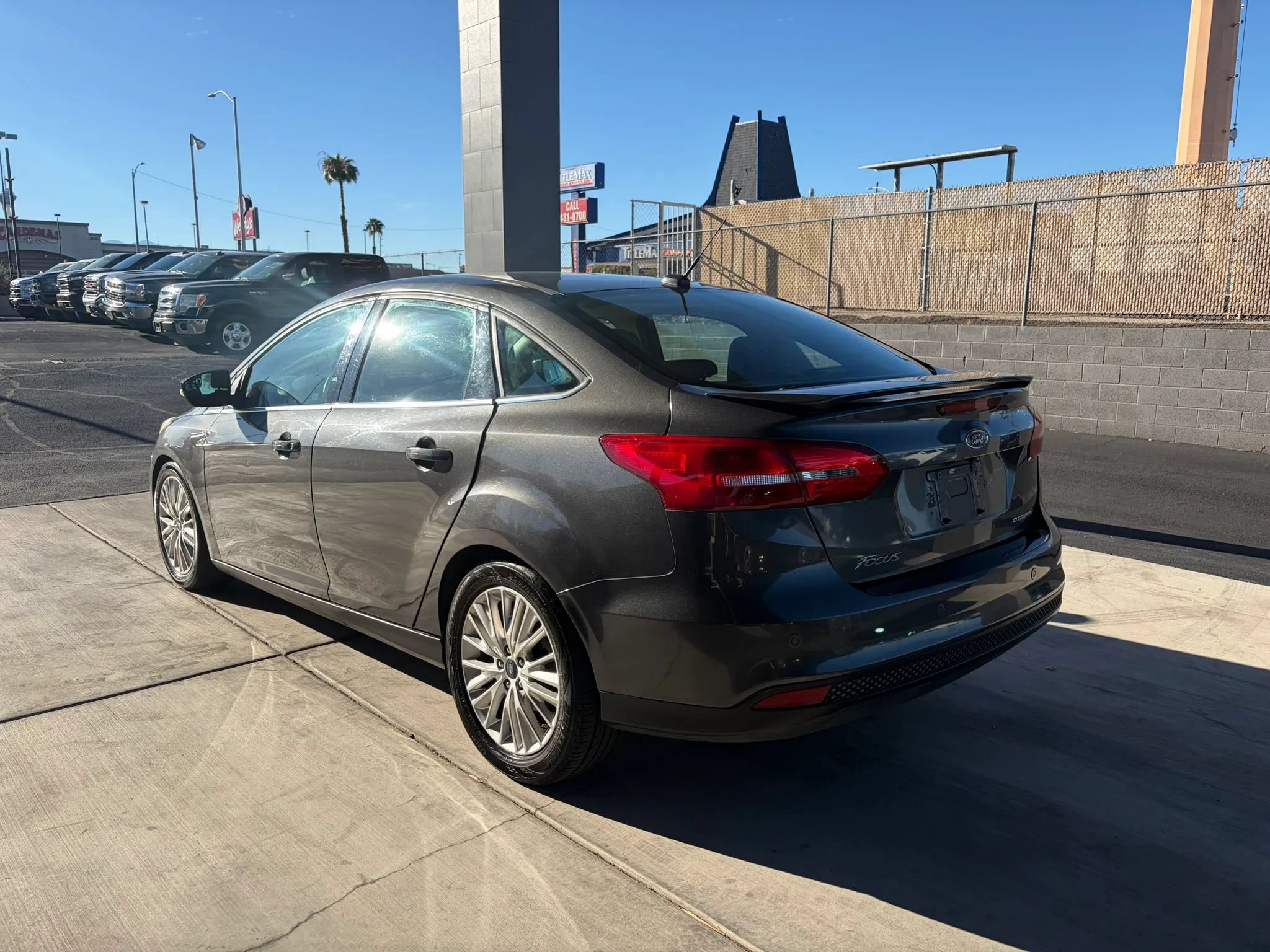 Used 2016 Ford Focus Titanium FWD image 5