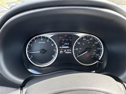 Certified 2024 Nissan Kicks S image 32