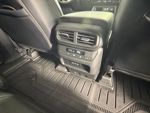 Used 2025 Honda Pilot EX-L image 30