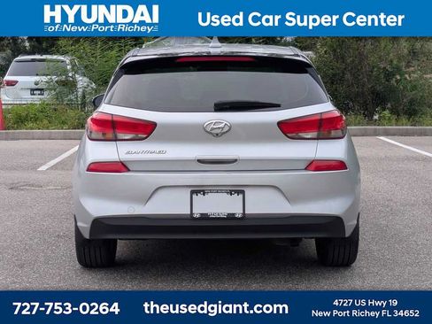 Used 2018 Hyundai Elantra GT w/ Style Package 02 FWD image 4