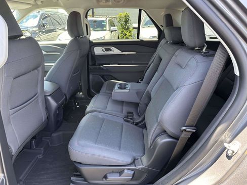Used 2026 Ford Explorer Active AWD/4WD image 13