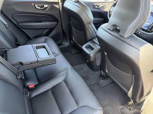 Used 2020 Volvo XC60 T6 Momentum AWD/4WD image 16