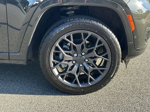 Used 2023 Jeep Grand Cherokee L Summit AWD/4WD image 13