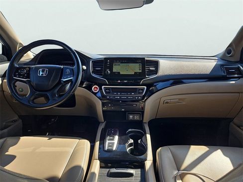 Certified 2022 Honda Pilot Touring image 11