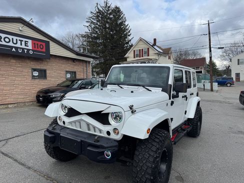 Used 2018 Jeep Wrangler Unlimited Sport image 2