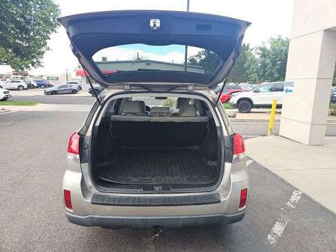 Used 2014 Subaru Outback 2.5i Limited w/ Moonroof Package AWD/4WD image 7