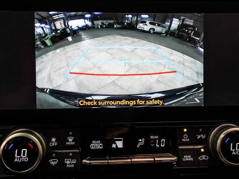 Used 2023 Toyota Highlander XSE FWD image 36