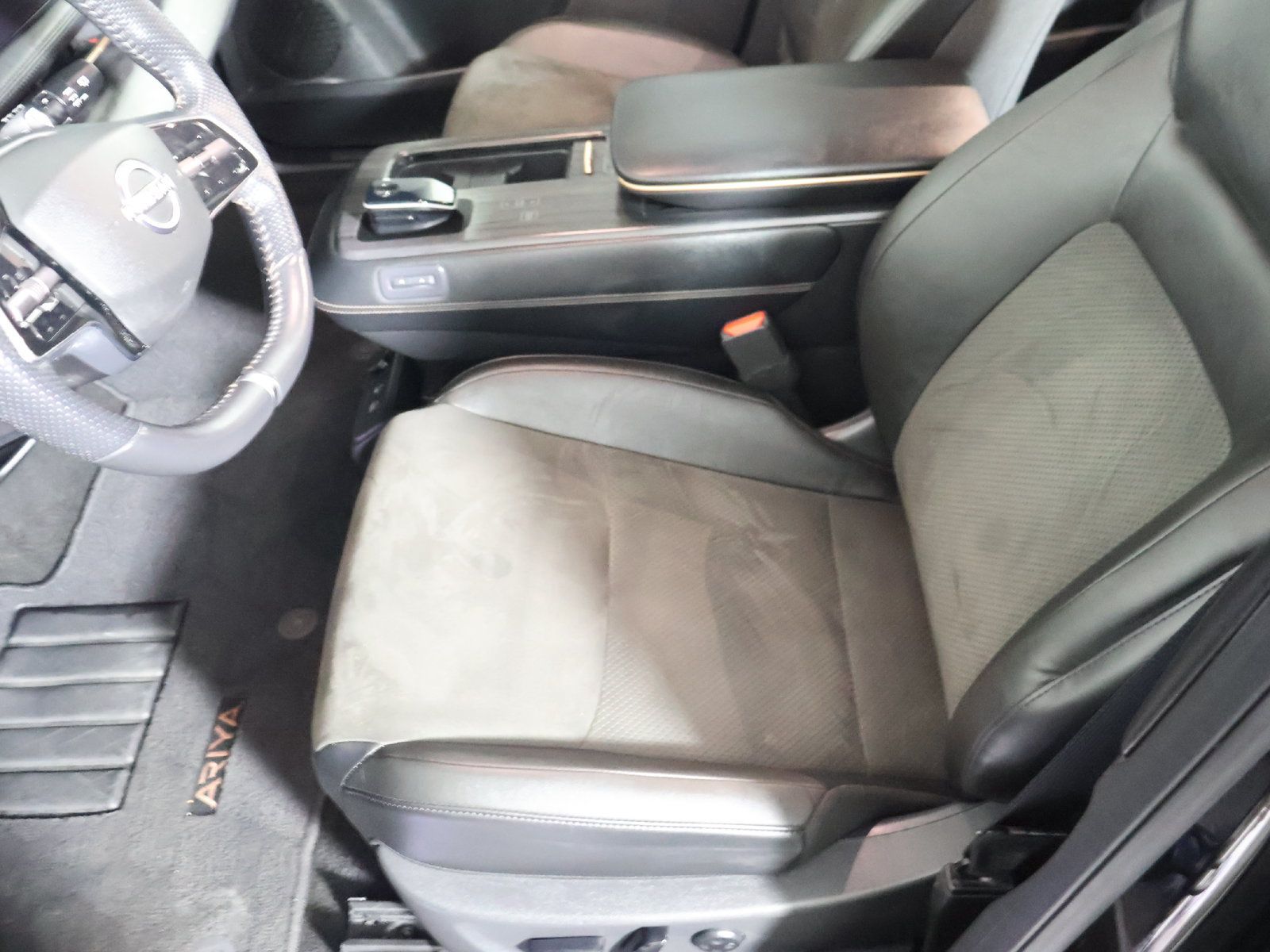 Used 2023 Nissan Ariya AWD image 27