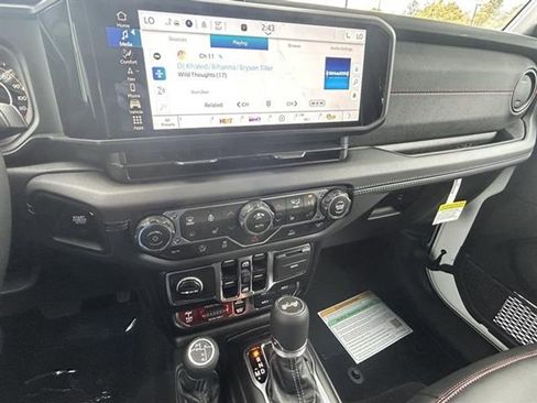 New 2026 Jeep Wrangler Unlimited Rubicon w/ Xtreme 35 Tire Package image 18