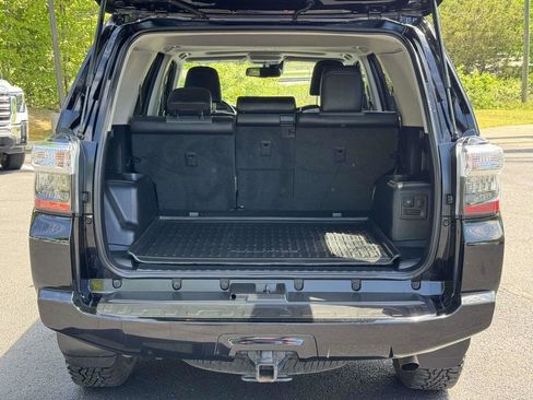 Used 2022 Toyota 4Runner SR5 Premium w/ Moonroof Package RWD image 16