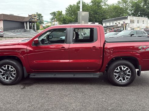 Used 2022 Nissan Frontier SV AWD/4WD image 4