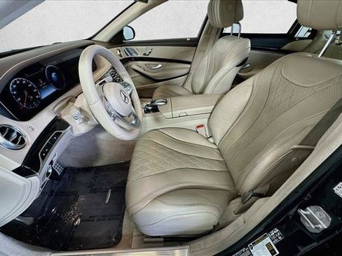 Used 2018 Mercedes-Benz S 560 Sedan image 19