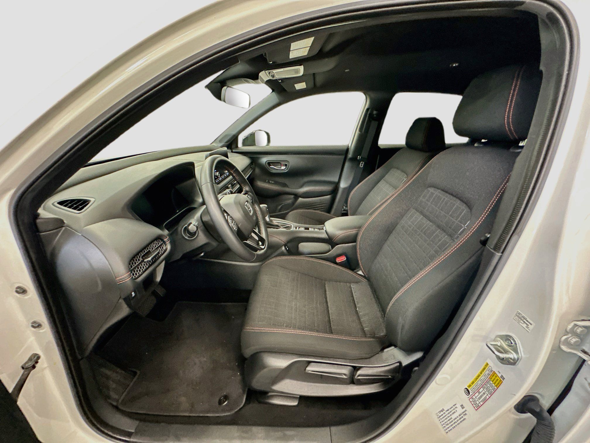 Used 2025 Honda HR-V Sport image 13