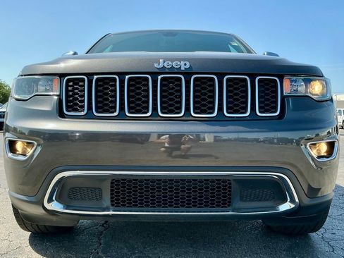 Used 2019 Jeep Grand Cherokee Limited AWD/4WD image 9