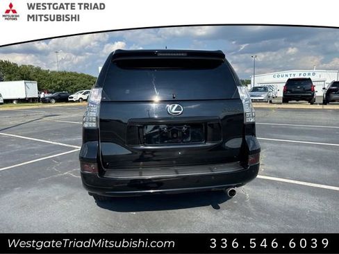 Used 2023 Lexus GX 460 Premium w/ Premium Package image 6