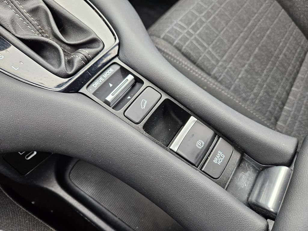 Used 2024 Honda HR-V LX image 28