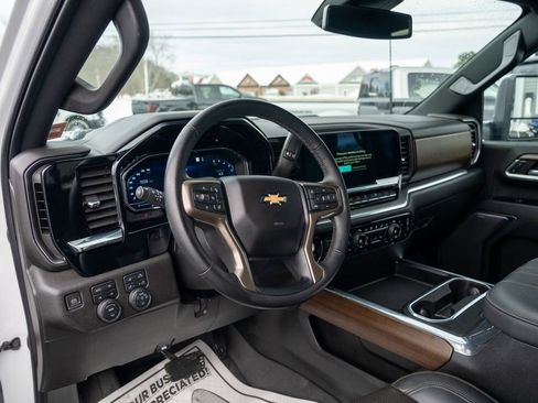Used 2024 Chevrolet Silverado 2500 High Country image 21