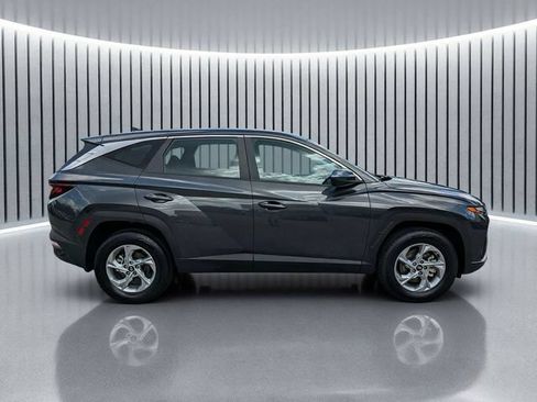 Used 2023 Hyundai Tucson SE AWD/4WD image 3
