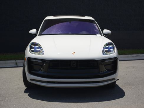 Certified 2026 Porsche Macan Turbo AWD/4WD image 10