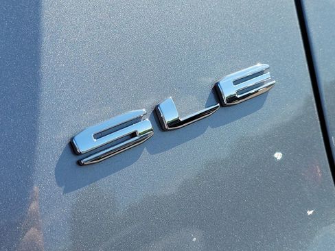 Used 2023 GMC Acadia SLE w/ Driver Convenience Package AWD/4WD image 40