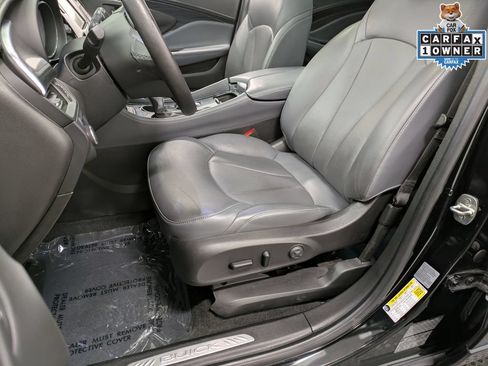 Used 2020 Buick Envision Essence AWD/4WD image 11