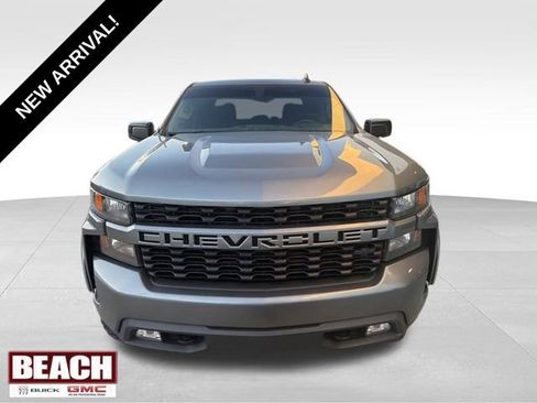 Used 2021 Chevrolet Silverado 1500 Custom image 1