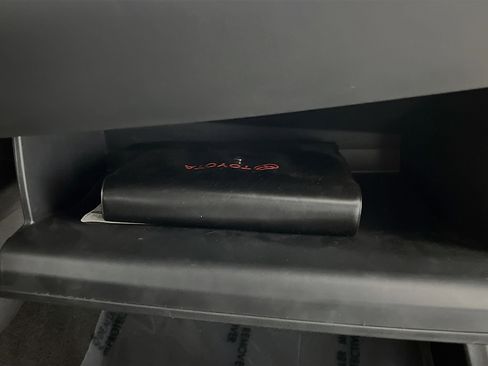 Used 2021 Toyota C-HR Limited image 35