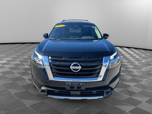 Used 2023 Nissan Pathfinder SL w/ SL Premium Package image 2
