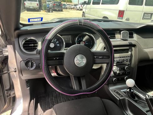 Used 2010 Ford Mustang GT RWD image 10
