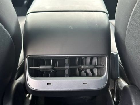 Used 2024 Tesla Model Y Long Range RWD image 28