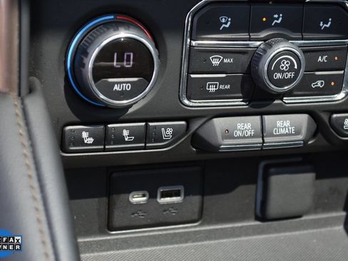 Used 2022 Chevrolet Tahoe High Country RWD image 15