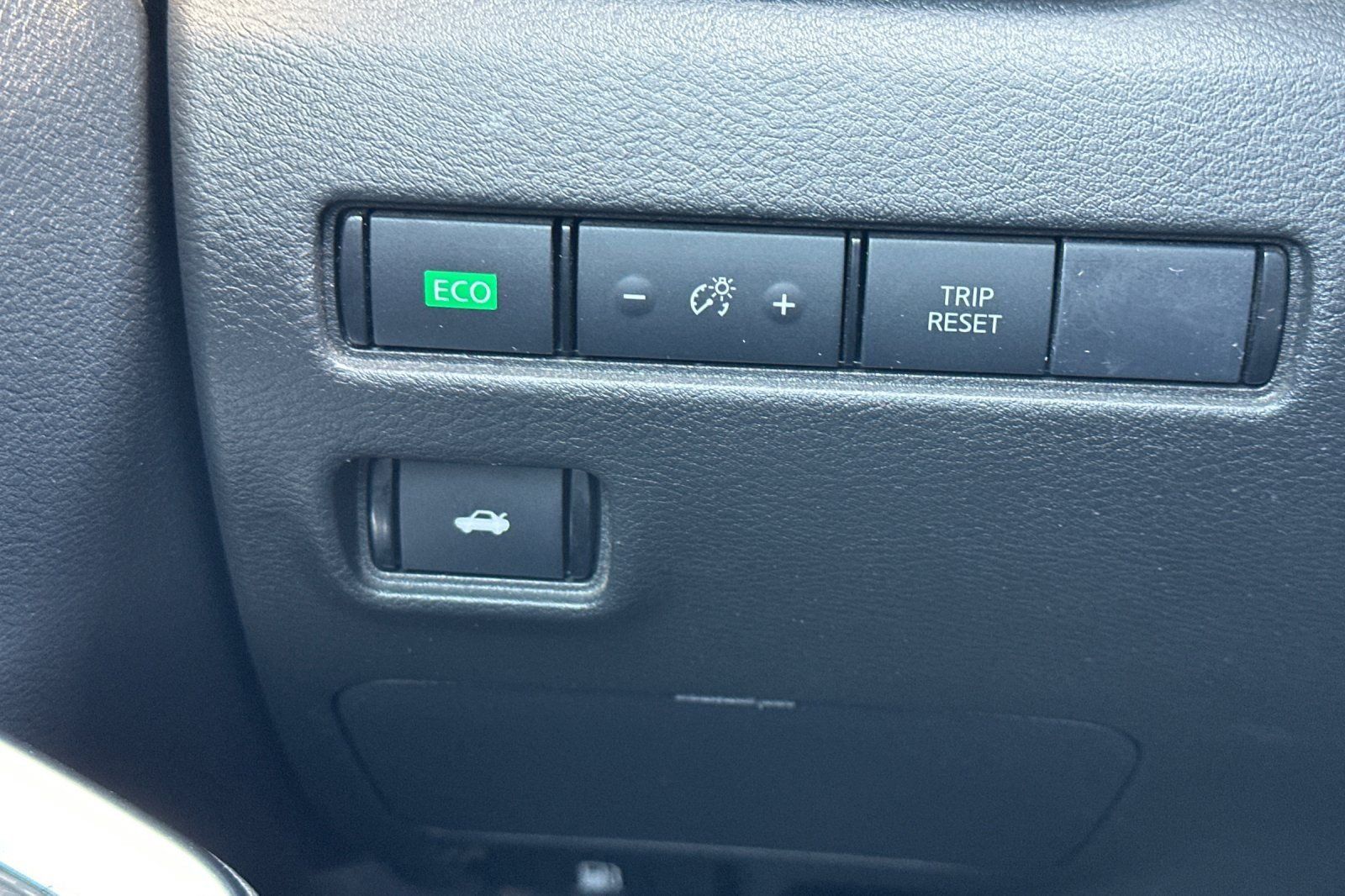 Used 2022 Nissan Sentra SR FWD image 29
