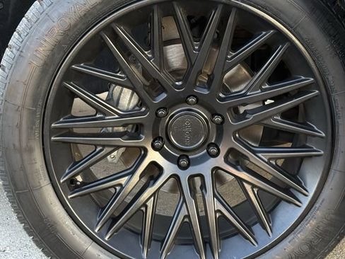 Used 2023 Toyota Sequoia Capstone image 9