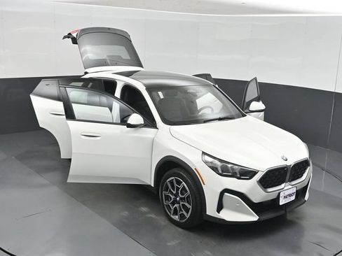 Used 2026 BMW X2 xDrive28i AWD/4WD image 57