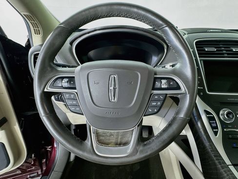 Used 2019 Lincoln Nautilus Reserve AWD/4WD image 11
