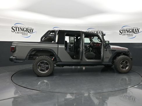 Used 2022 Jeep Gladiator Rubicon w/ Trailer Tow Package AWD/4WD image 39