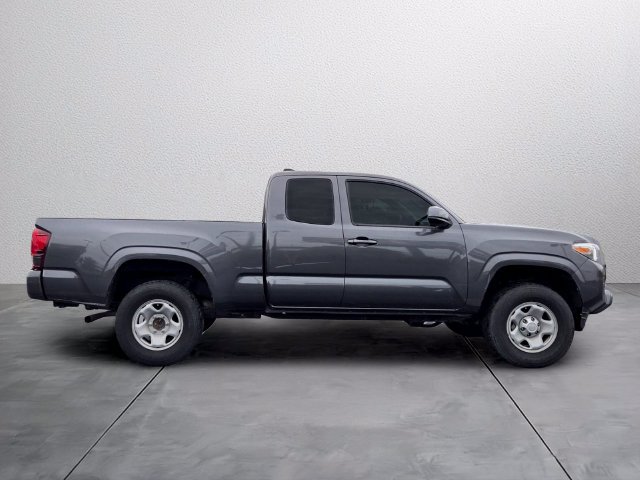 Used 2023 Toyota Tacoma SR w/ SR Convenience Package AWD/4WD image 5