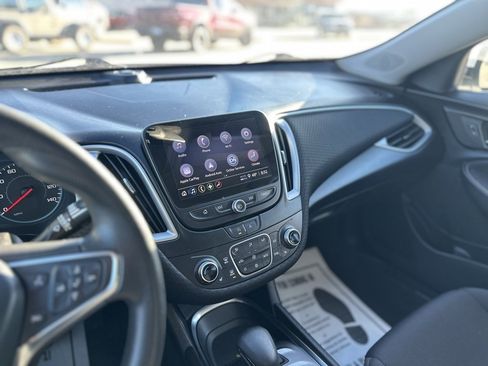 Used 2023 Chevrolet Malibu LT image 18