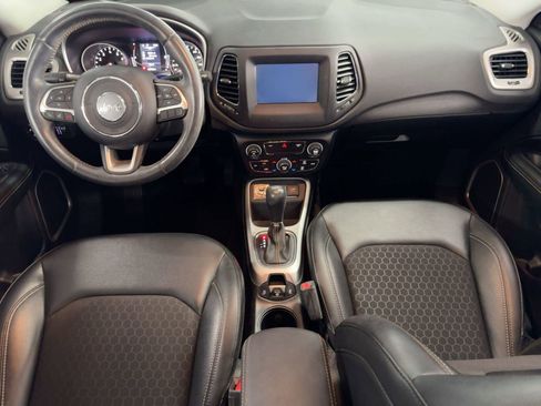 Used 2020 Jeep Compass Latitude image 15