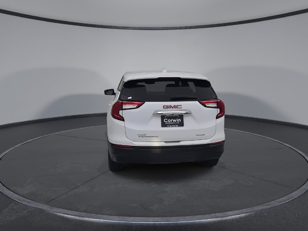 Used 2024 GMC Terrain SLE AWD/4WD image 13
