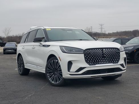 New 2026 Lincoln Aviator Black Label w/ Dynamic Handling Package AWD/4WD image 1