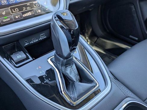 Used 2025 Subaru Outback Limited image 12