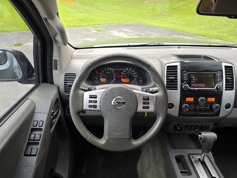 Used 2016 Nissan Frontier SV w/ SV Value Truck Package AWD/4WD image 14
