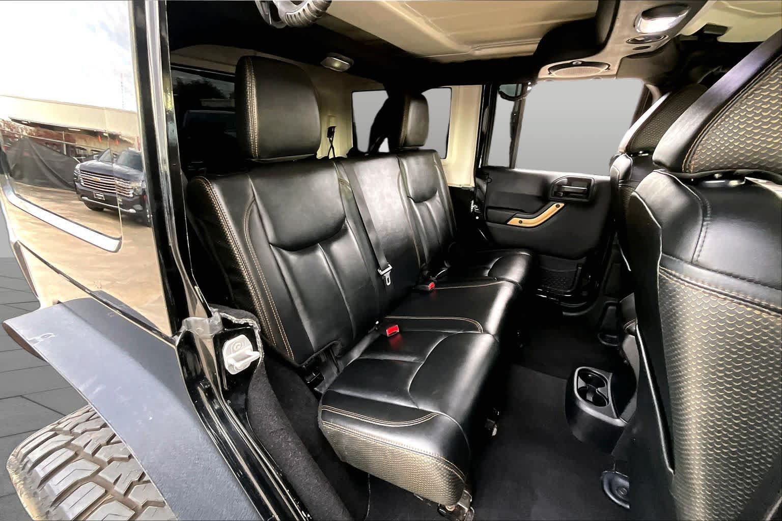 Used 2014 Jeep Wrangler Unlimited Sahara AWD/4WD image 20