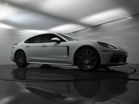 Used 2018 Porsche Panamera 4S image 50