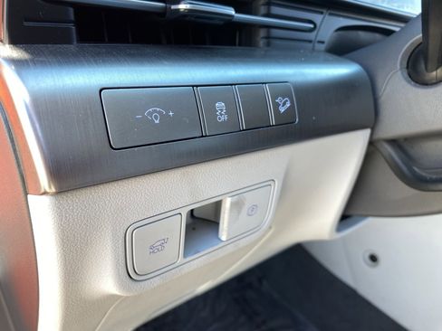 Used 2024 Hyundai Kona Limited AWD/4WD image 22